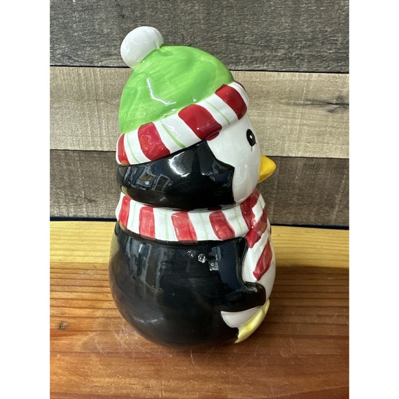 David's cookies cookie jar Penguin in hat and scarf 9” - Picture 3 of 8